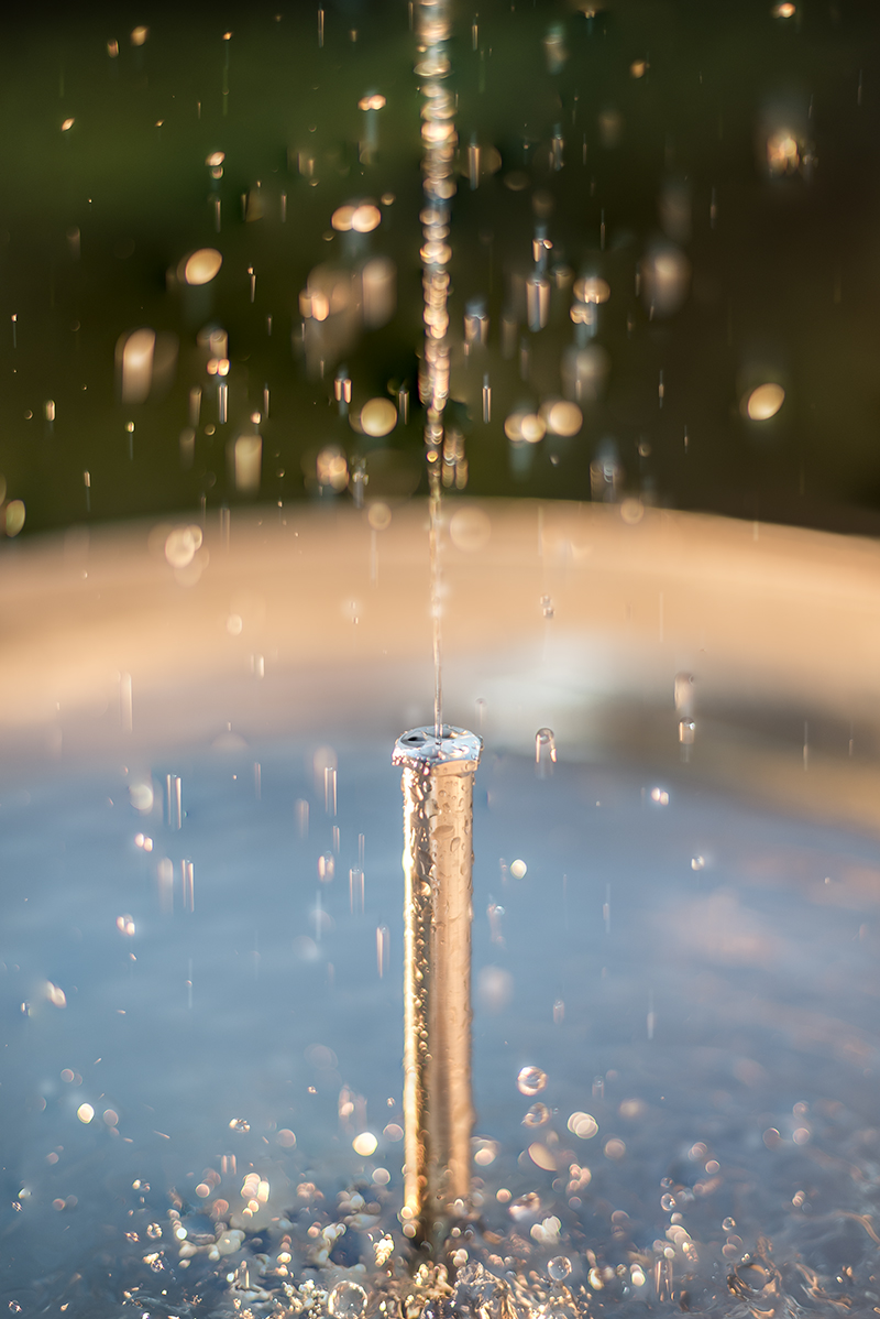 Die tanzenden Tropfen des Wasserspiels